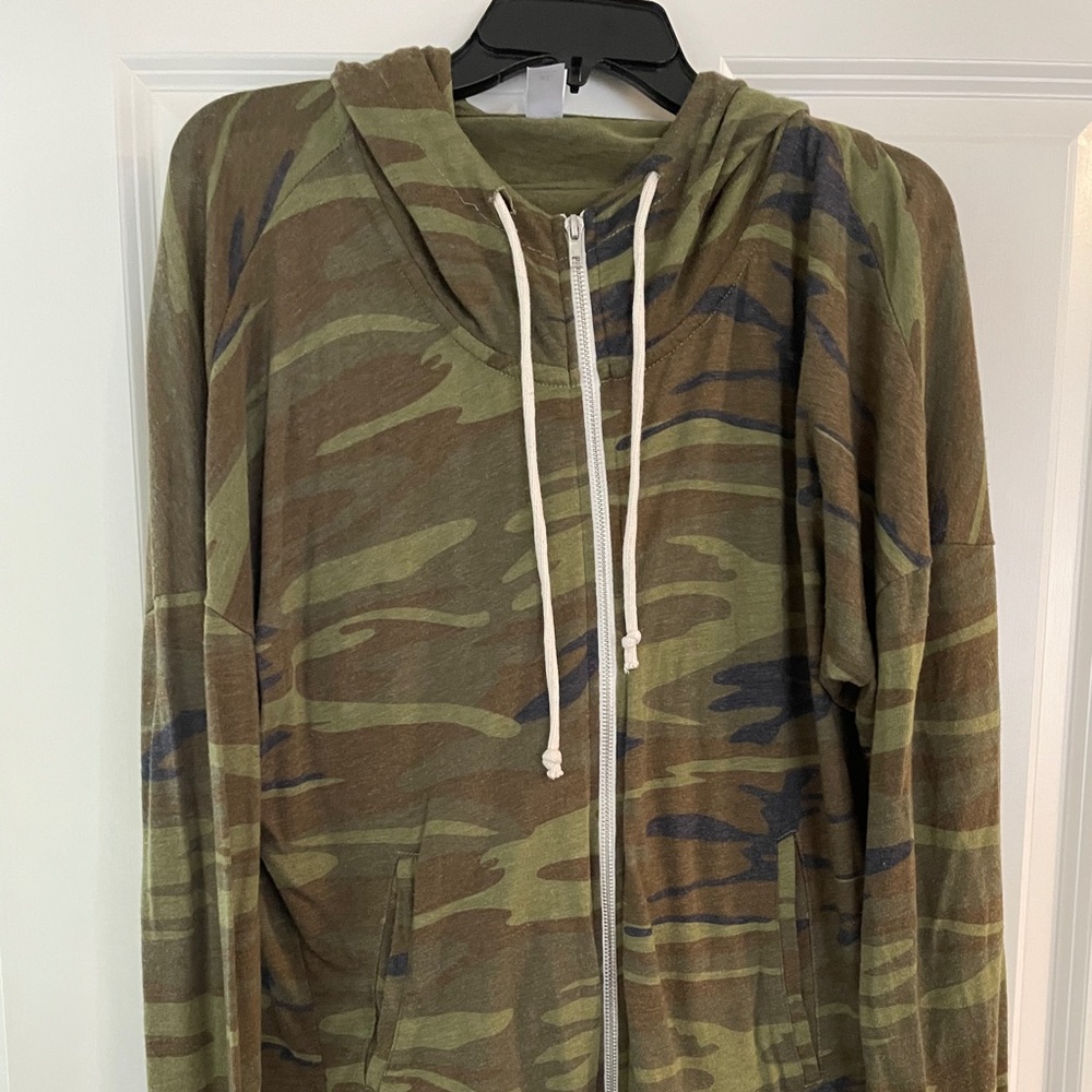 Alternative apparel camo hoodie x large